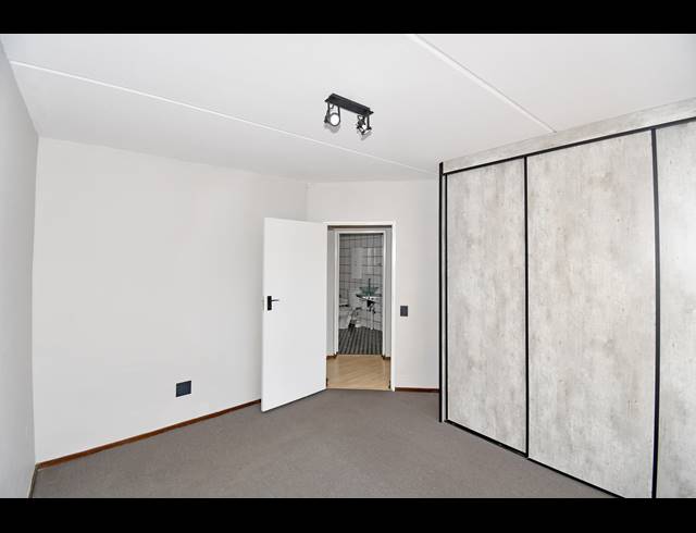 2 BEDROOM APARTMENT FOR SALE IN MAGALIESSIG